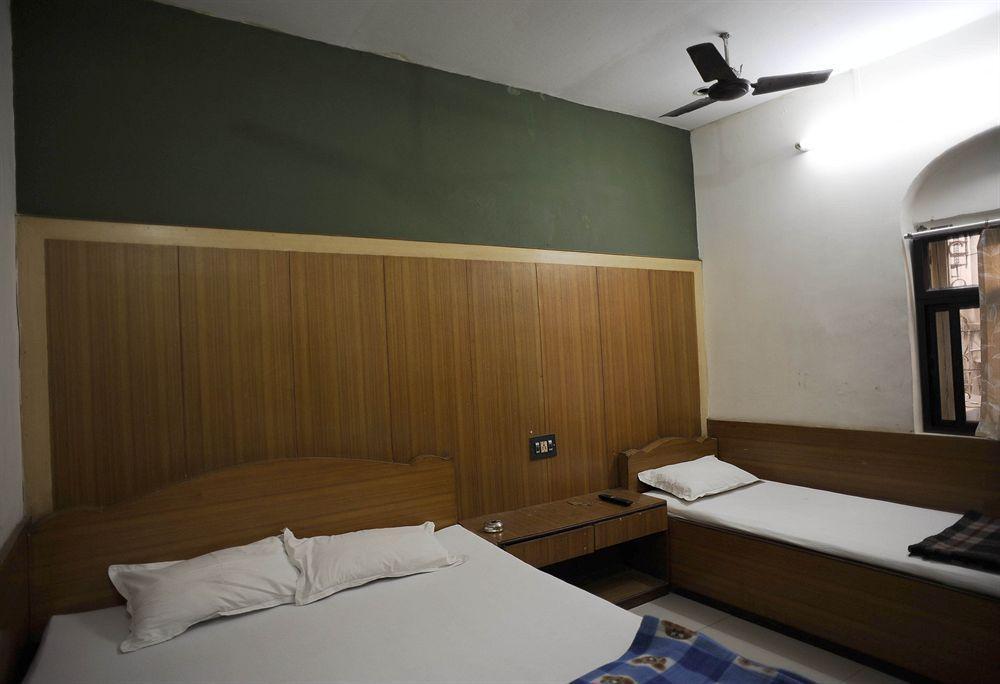 Hotel Diplomat Kolkata Eksteriør bilde